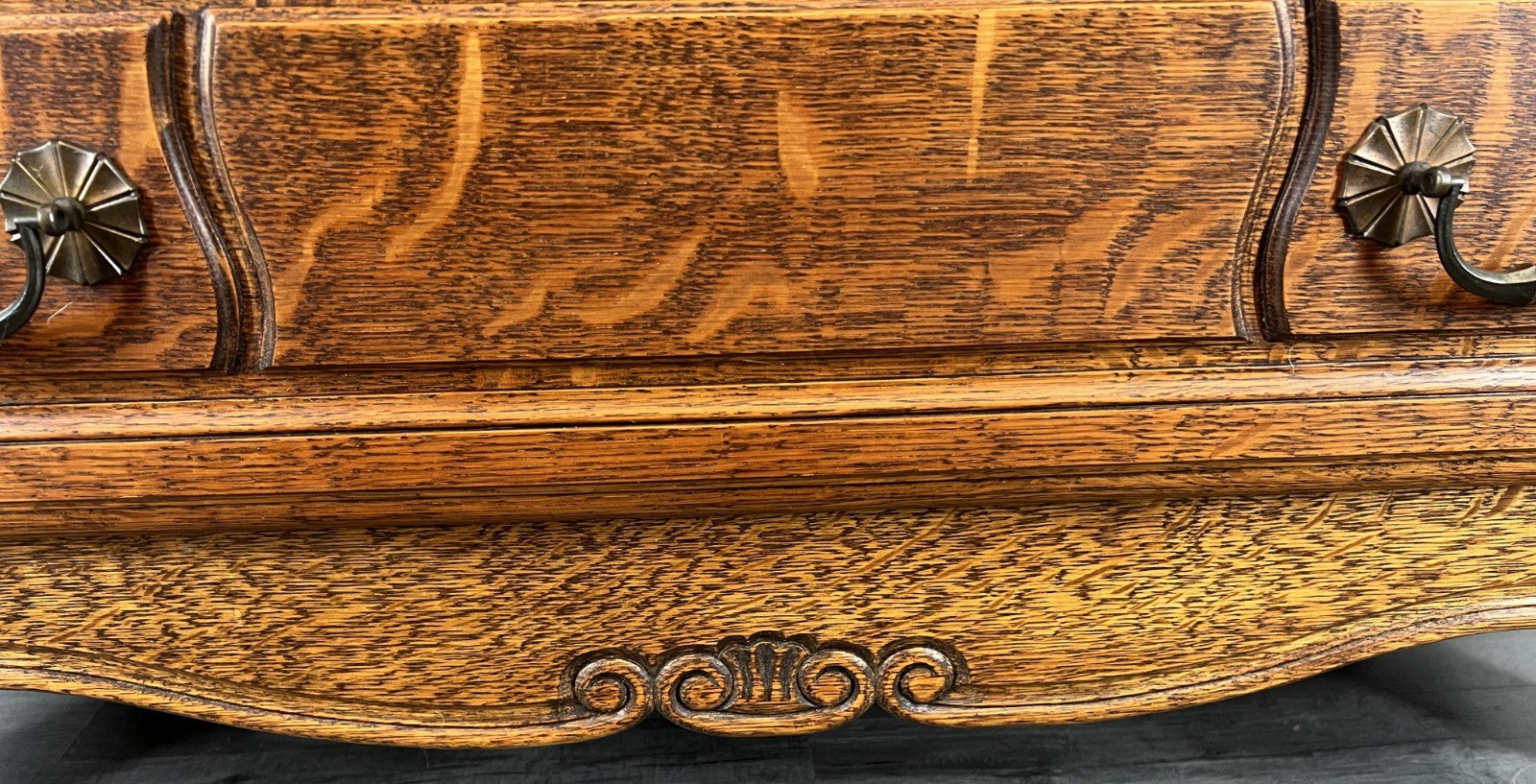 Chest of Drawers Vintage French Louis Oak Cabinet with Carved Front LOT 43494