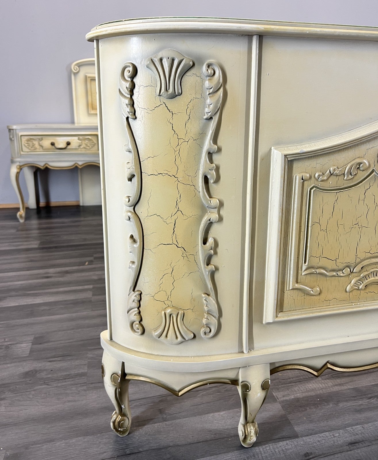 Bed Vintage Shabby Chic Double Bed Frame Headboard with Bedsides Tables LOT 46364