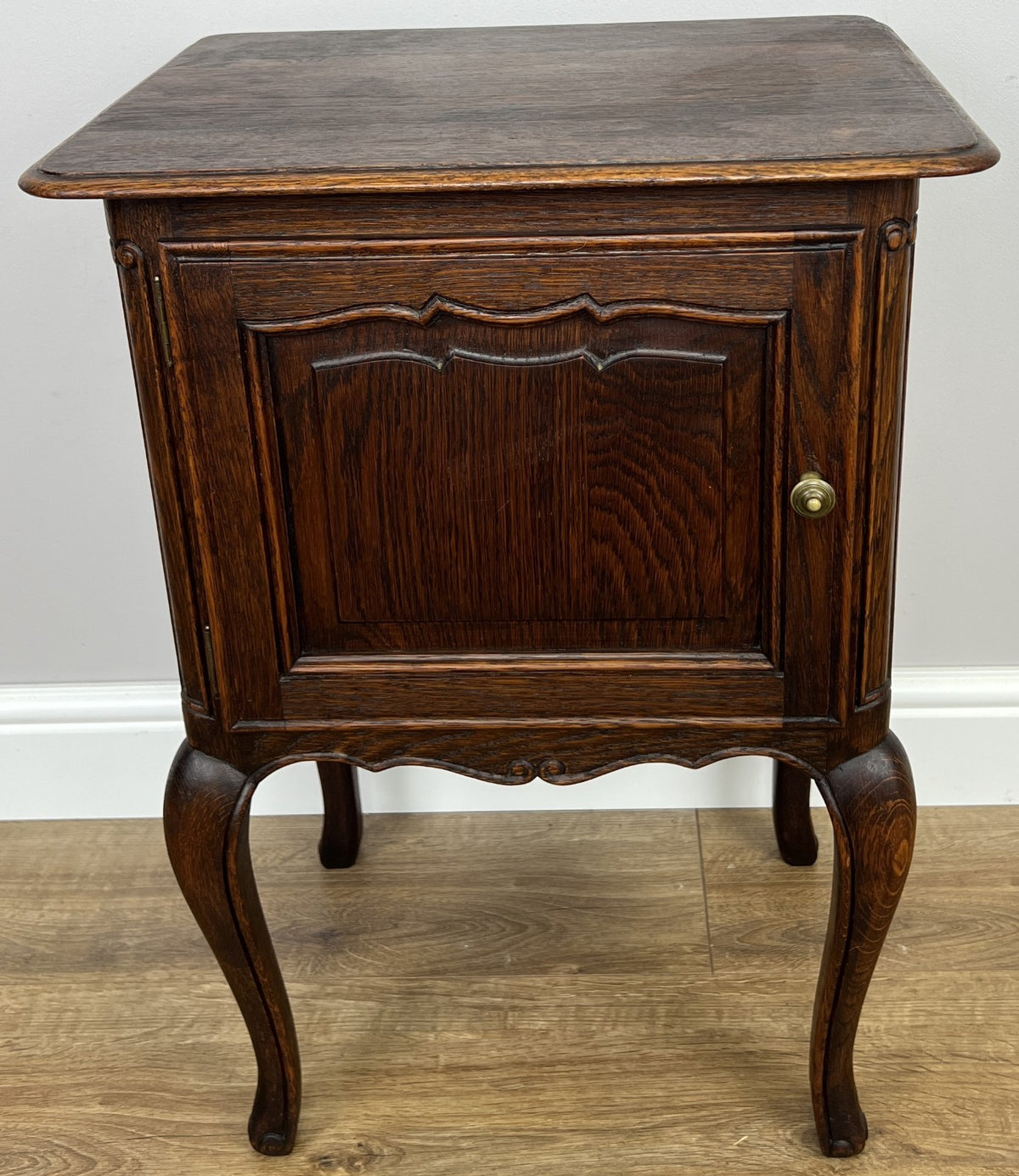 Bedside Table Vintage French Louis Style Oak Nightstand Carved Cabinet LOT 63140