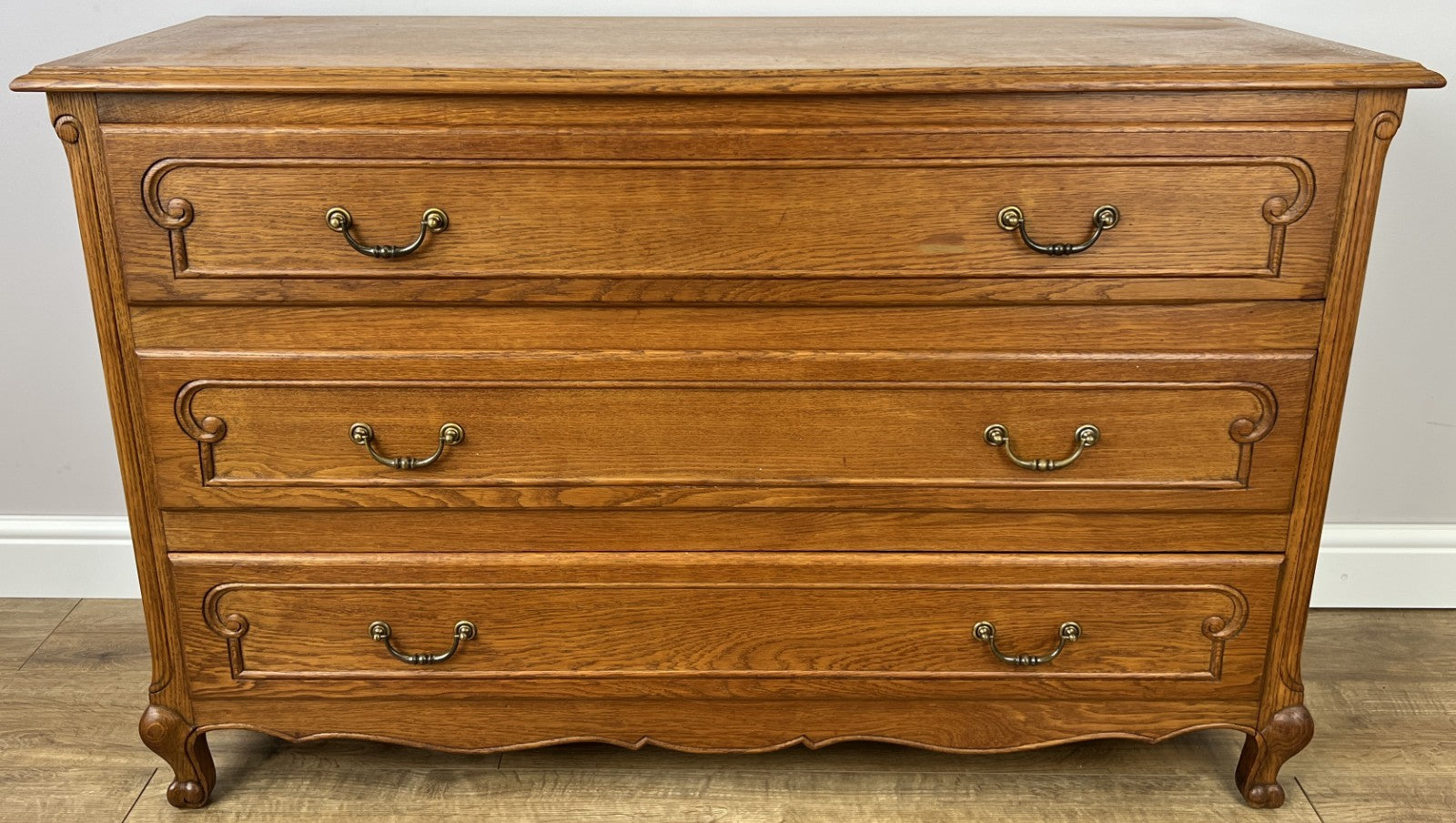 Chest of Drawers Vintage French Louis Oak 3 Drawers Carved Cabinet LOT 62651