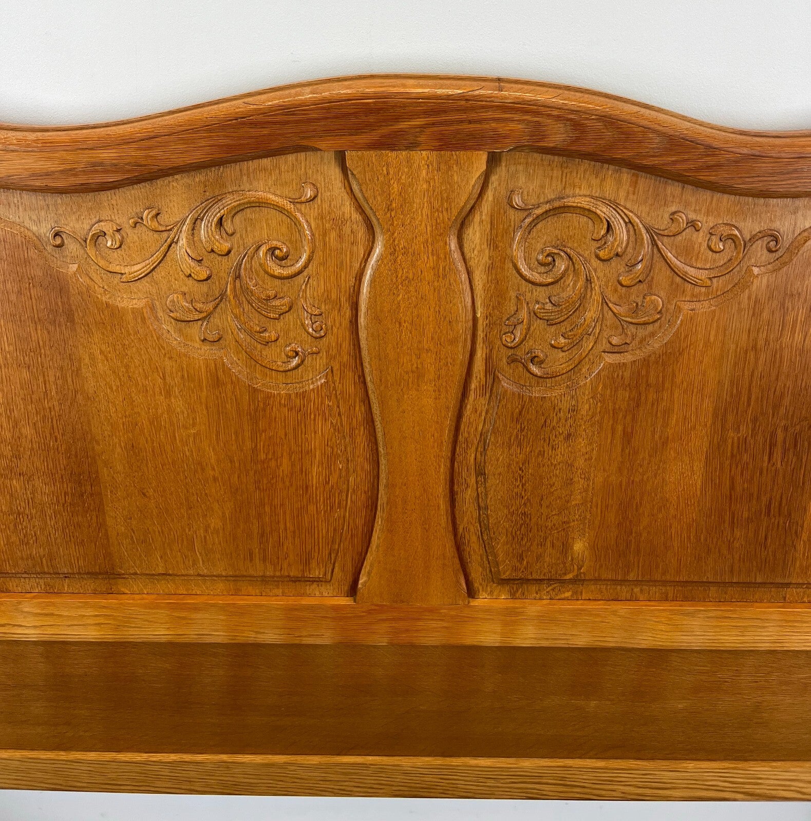 Bed Vintage French Louis XVI Oak Double Bed Frame Carved Headboard LOT 29648