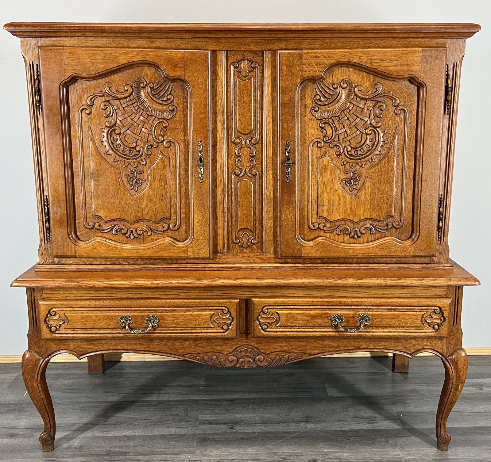 Cabinet Vintage French Louis XVI Oak Carved Sideboard with Drawers LOT 40152