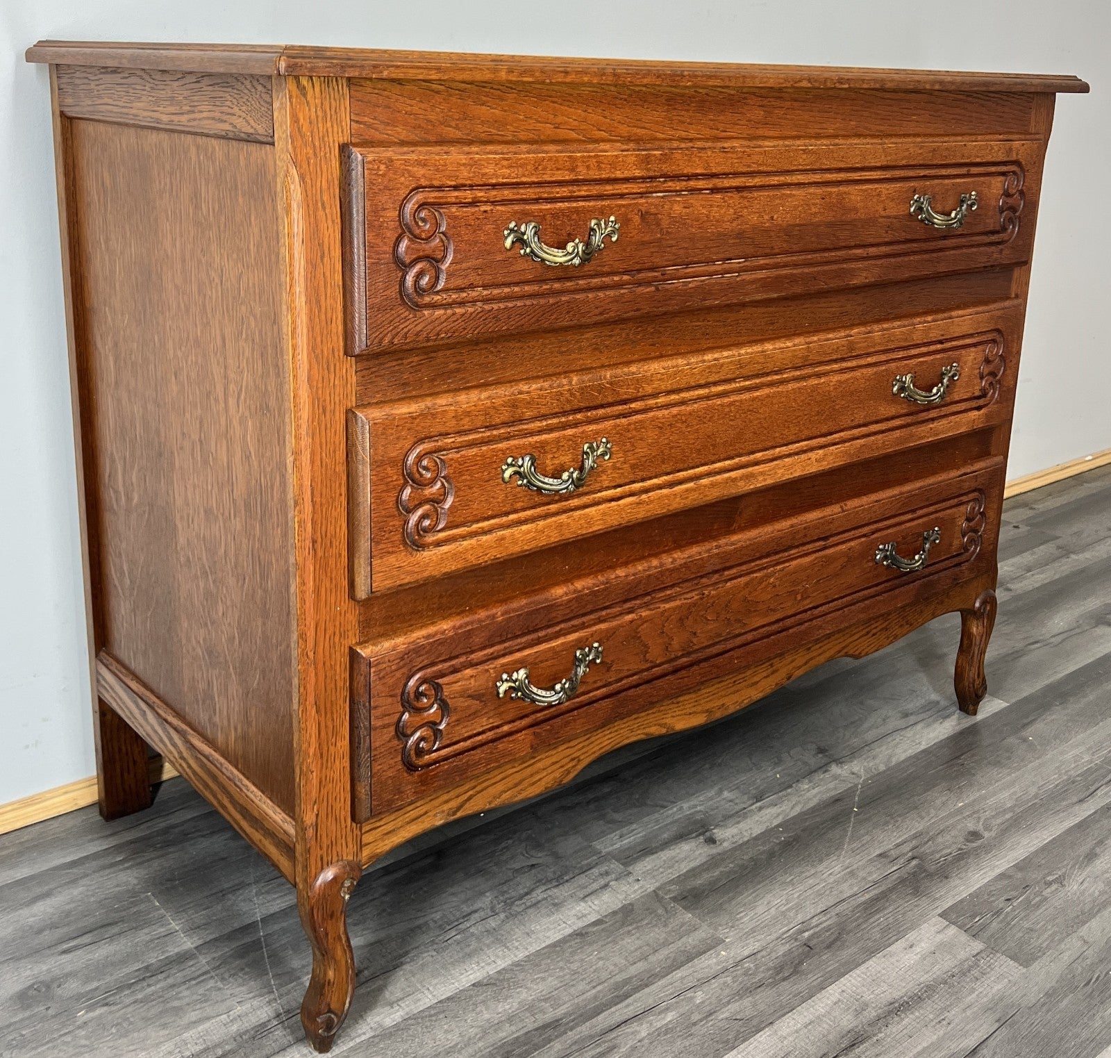 Chest of Drawers Vintage French Louis Oak 3 Drawer Carved Cabinet LOT 44651