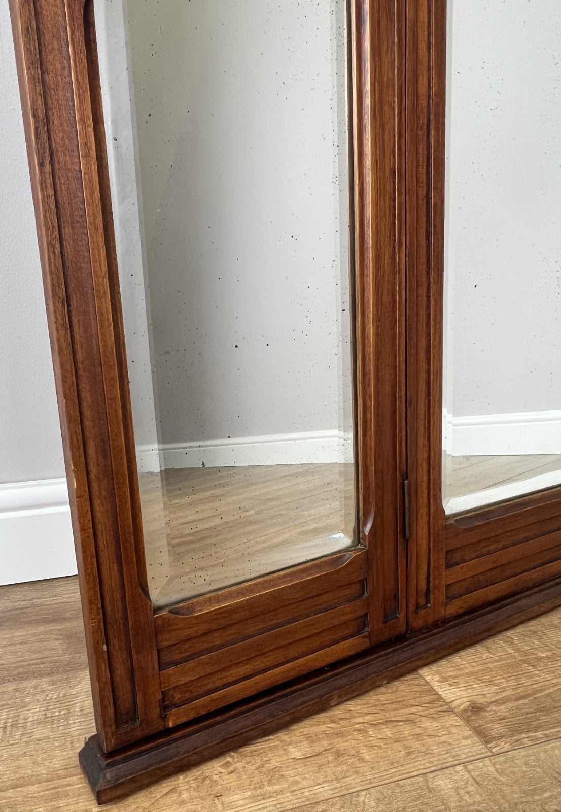 Mirror Antique French Style Walnut Triple Folding Dressing Table Mirror LOT 61399