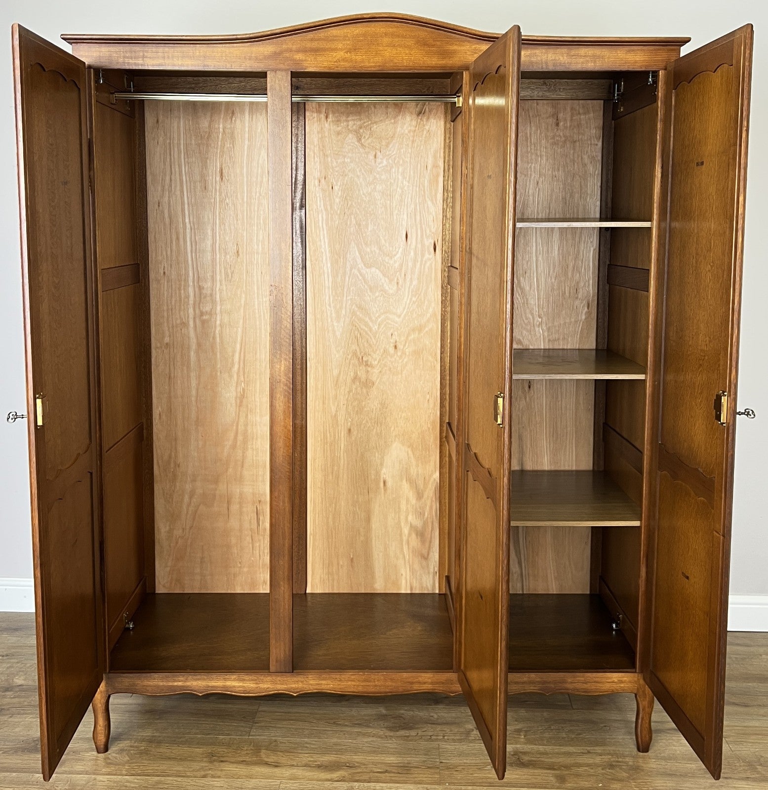 Wardrobe Vintage French Louis Oak Triple Door Carved Armoire Cabinet LOT 61039