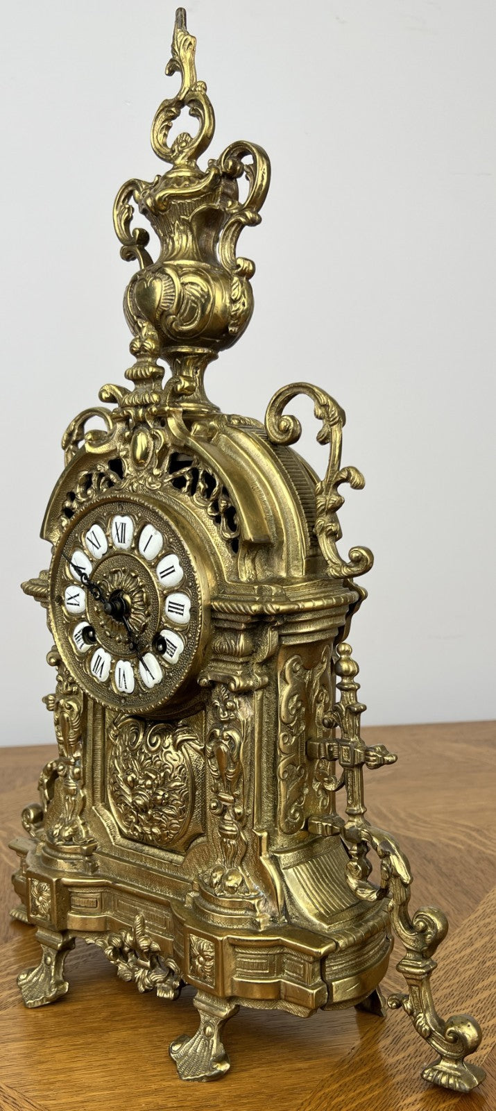 Clock Vintage French Style Brass Mantel Clock Ornate Decorative LOT 60320